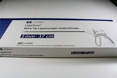 LF1637 Covidien Ligasure Laparoscopic Sealer/Divider Blunt Tip: 5 mm - 37 cm